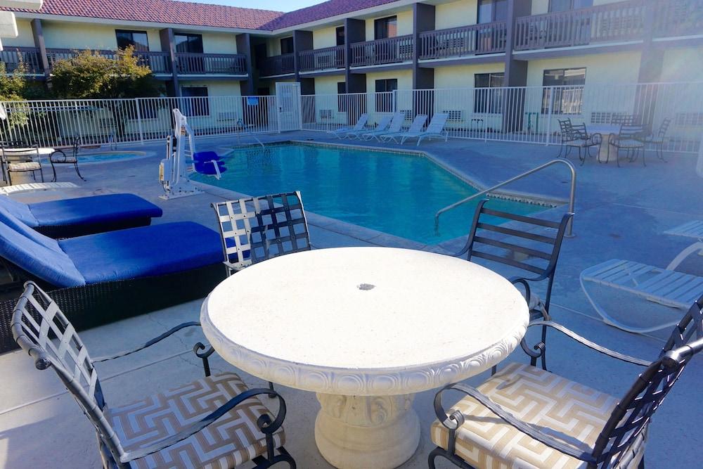 Red Roof Inn Ridgecrest Exterior foto