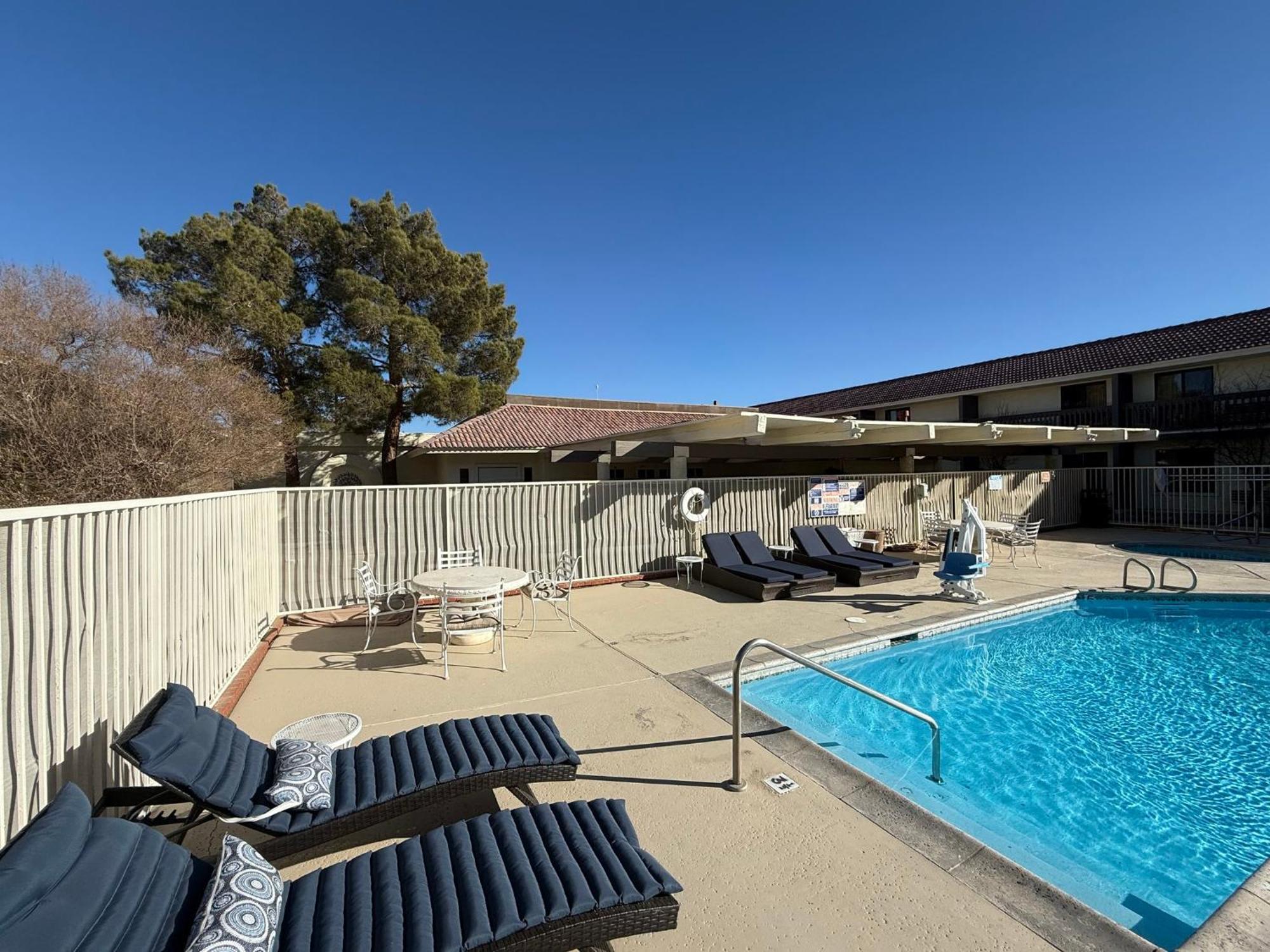 Red Roof Inn Ridgecrest Exterior foto