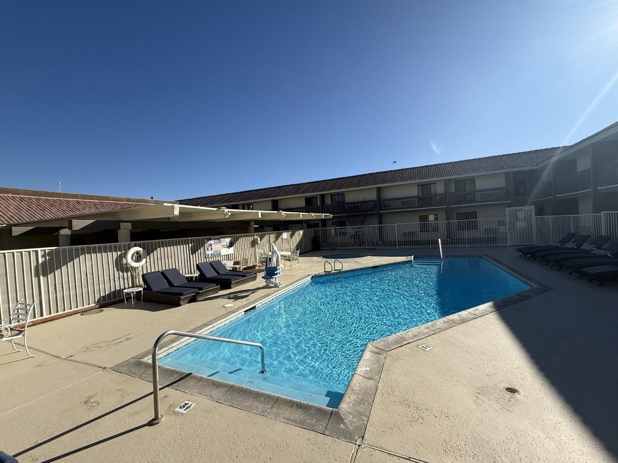 Red Roof Inn Ridgecrest Exterior foto